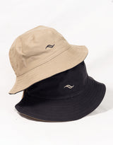 Bob réversible beige Nazca Upcyclé  ultra résistant. Logo brodé à l'avant des deux côté. Made in Perú, pays de production du coton de Pima. Bobs 100% coton,  matières naturelles,  accessoires unisexes, upcyclé 
