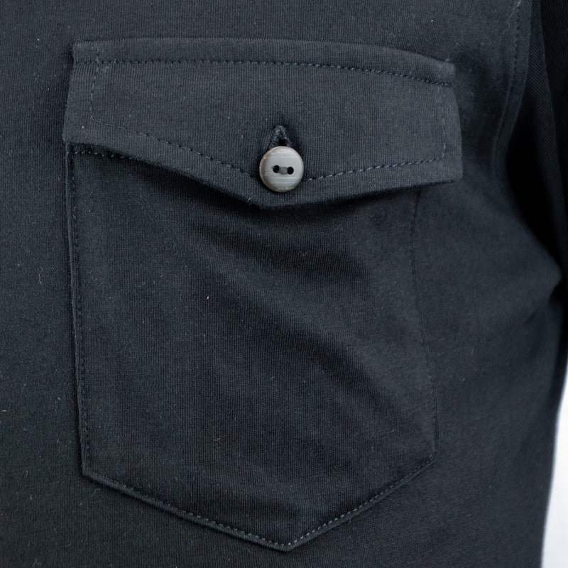 Chemise manche longue unisexe Noir Col italien Coupe cintrée Renforcements tissus au niveau des épaules Logo brodé  Fabriquée de manière artisanale produit unique et certifié. chemises 100% coton pima bio certifiées GOTS et Commerce équitable.  100% Coton Pima, la "soie d'Amérique du Sud" Tissu en tissage jersey Soyeux, doux, confortable Made in Peru, Valorisation des savoir-faire