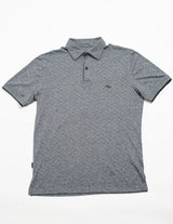  Polo Gris Logo Palasana brodé sur la poitrine gauche Col Polo côtelé. Patte à deux boutons  Manches courtes avec bas de manches côtelés   UN POLO 100% COTON PIMA UPCYCLÉE & CERTIFIÉ COMMERCE ÉQUITABLE.  100% Coton Pima Tissu en tissage Jacquard Rouleaux de tissus revalorisés - Upycling Soyeux, doux, confortable Made in Peru  Valorisation des savoir-faire   UN POLO 100% UPCYCLÉE